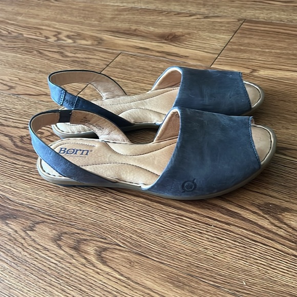 Born Trang Slingbacks, Leather, Blue, Navy, Size 8 - Picture 5 of 9